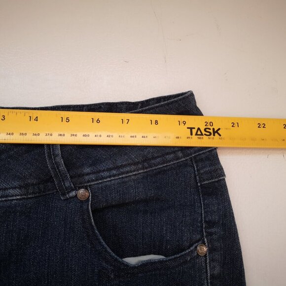 George Plus Ladies Size 18W Dark Wash Blue Jean Capri's - Picture 8 of 10